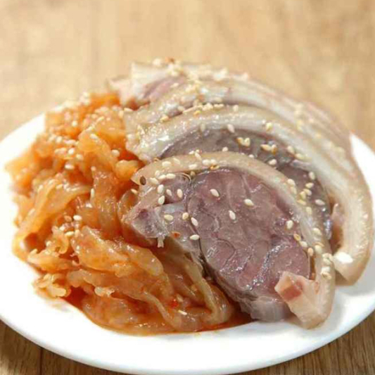 Marinated Cold Jellyfish with Pork Trotters