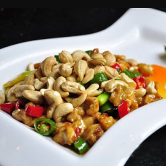 Diced Chicken with Cashew Nuts