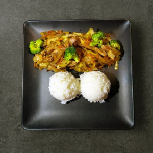 Stir-Fried Vegetables with Chicken