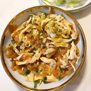 Shredded Chicken with Jelly Fish / 海蜇手撕雞