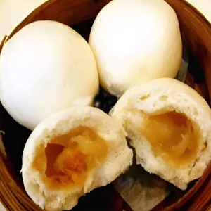 46. Steamed Egg Yolk & Lotus Seed Paste Bun / 蛋黃蓮蓉包