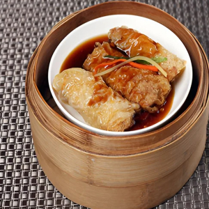 44. Steamed Pork & Fungus Bean Curd Wrap / 蠔皇鮮竹卷