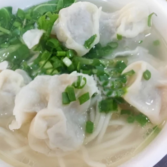 B25. Noodle Soup with Dumplings / 水餃湯麵