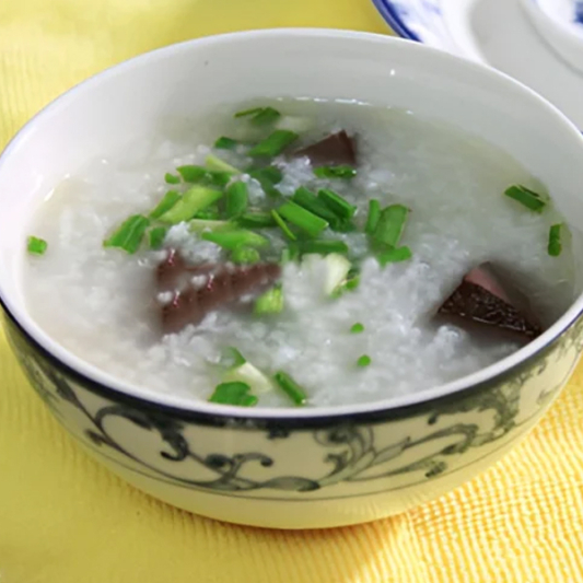 B7. Minced Beef with Pork Blood Congee / 豬紅碎牛粥