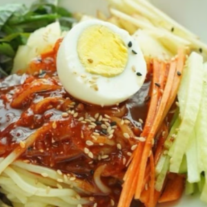 Spicy Chewy Noodles / Jill Myeon 