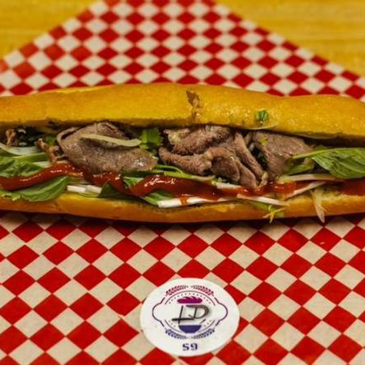 S09. B&aacute;nh M&igrave; Phở T&aacute;i