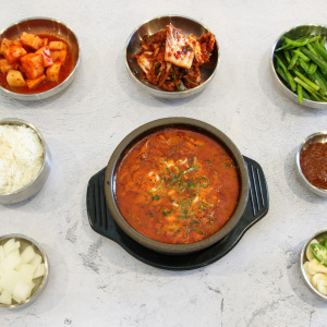 Spicy Soondae Soup 매운 순대국