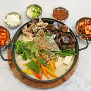 Spicy Combo Soondae Hot Pot 순대 전골