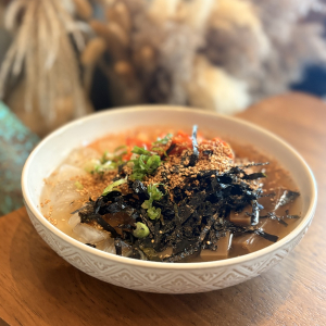 Homemade Acorn Jelly Soup with Rice 외할머니 수제 도토리 묵밥
