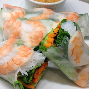 A5. Shrimp & Pork Fresh Rolls (2 pcs) / Gỏi Cu&ocirc;n (2 pcs)