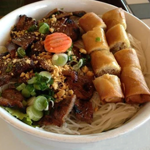 B9. B&uacute;n Chả Gi&ograve; Thịt Nướng