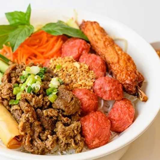 B59. B&uacute;n Chạo T&ocirc;m, Thịt Nướng, Nem Nướng