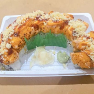 Spicy Salmon Crush Roll