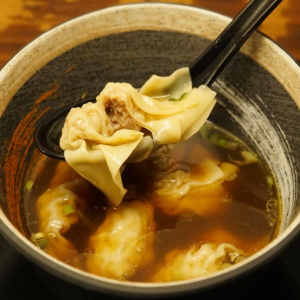 Pork Wonton Soup / 猪肉云吞汤