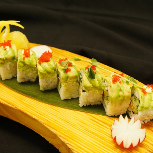 Green Dragon Roll (8 pcs) 