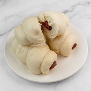 28. Sausage Bun (3 pcs) 腊肠包 (3个)