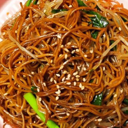 30. Soy Sauce Fried Noodles 豉油黄炒面