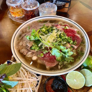 Vermicelli Soup / B&uacute;n Nuoc Dac Biet