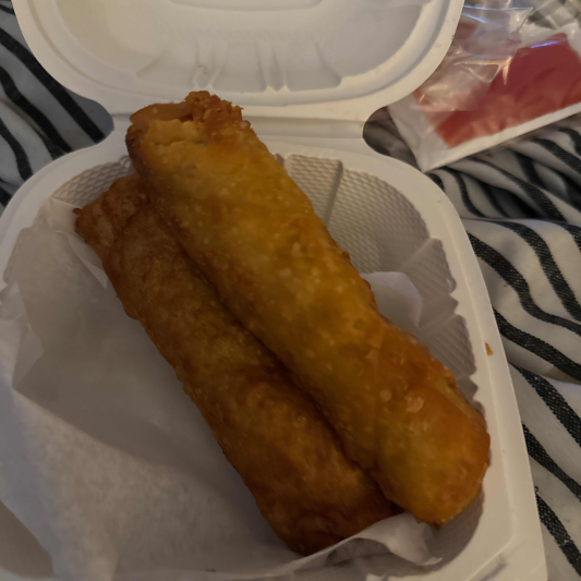 Egg Rolls (2 pcs)