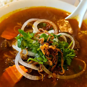24. B&aacute;nh M&igrave; B&ograve; Kho / 茄汁炆牛腩麵包