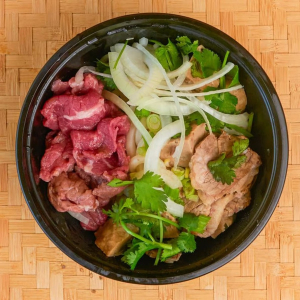 B7. Udon Noodle Soup with Beef