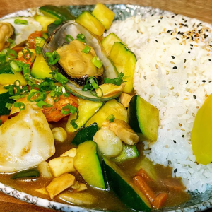 Seafood Curry Don