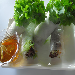 4A. White Lotus Fresh Spring Rolls - Gỏi Cuốn Thịt Nướng (2 pcs)