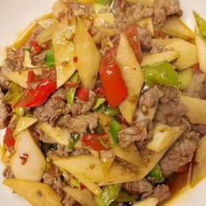 Stir-Fried Beef with Pickled Radish 酸萝卜炒牛肉 