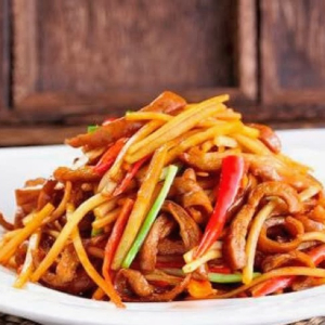 Pickled Radish with Pork Intestines 酸萝卜炒肥肠 