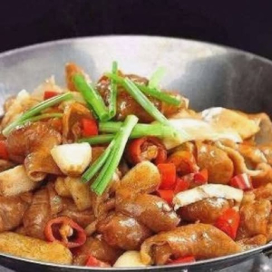 Dry Pot Griddle Pork Intestines 干锅肥肠 