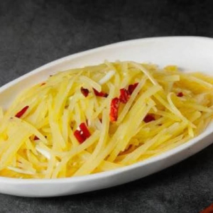 Hot & Sour Shredded Potato 酸辣土豆丝 