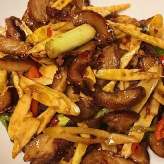 Smoked Pork Jowl with Bamboo 鲜笋炒腊猪脸