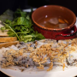 Traditional Steamed Rice Rolls / B&aacute;nh Cuốn Nh&acirc;n T&ocirc;m, Thịt