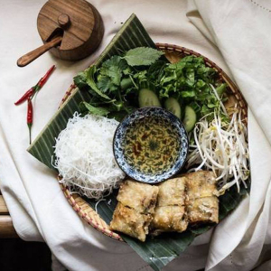 Crabmeat Spring Rolls with Vermicelli / B&uacute;n Nem Cua