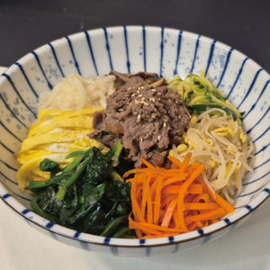 31. Bulgogi Bibimbap 불고기 나물 비빔밥