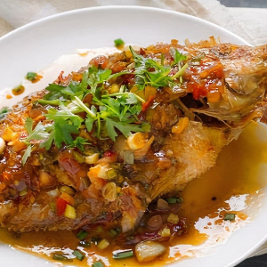 Fried Red Snapper with Chili Sauce