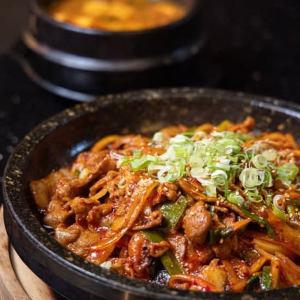 Spicy Pork Bulgogi Stir-Fry with Udon 졔육 볶음 우동