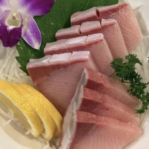 Yellowtail Sashimi (7 pcs)