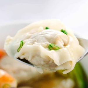 32. Pork Wonton Soup 豬肉雲吞湯