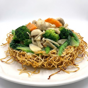 130. Mixed Vegetables & Mushroom Chow Mein 雜菜蘑菇炒麵
