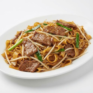 BS9. Dry-Fried Flat Rice Noodles with Bean Sprouts 乾炒牛河
