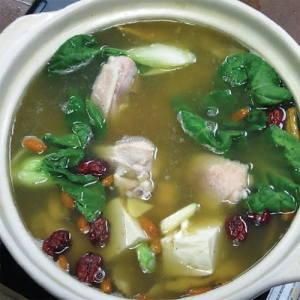 Herbal Chicken with Vegetable Vermicelli Hot Pot 雲城雞煲