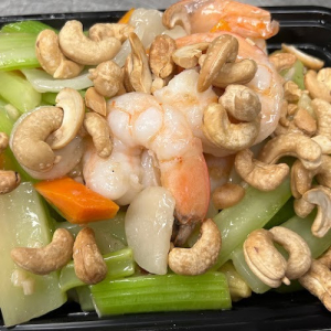 92. Shrimp with Cashews & Diced Vegetables 腰果蝦丁
