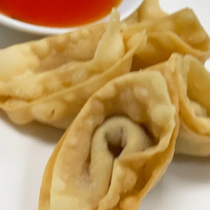 23. Deep-Fried Wontons 香炸雲吞
