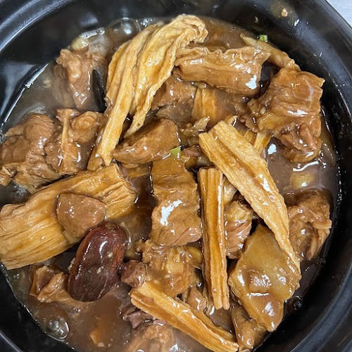 Lamb Brisket Hot Pot 支竹羊腩煲
