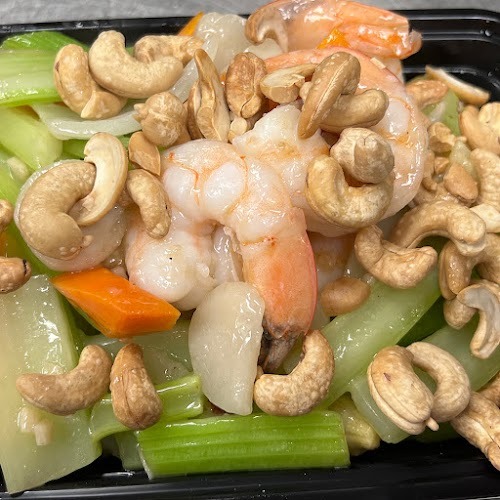 92. Shrimp with Cashews & Diced Vegetables 腰果蝦丁