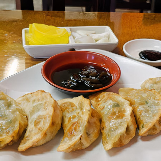 Goonmandu (6 pcs) / 군만두 (6 pcs)