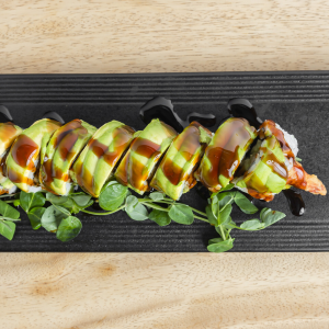 Green Dragon Roll (8 pcs)