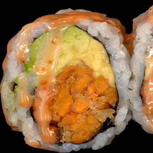 Crispy Yam Roll with Spicy Sauce and Avocado (6 pcs)