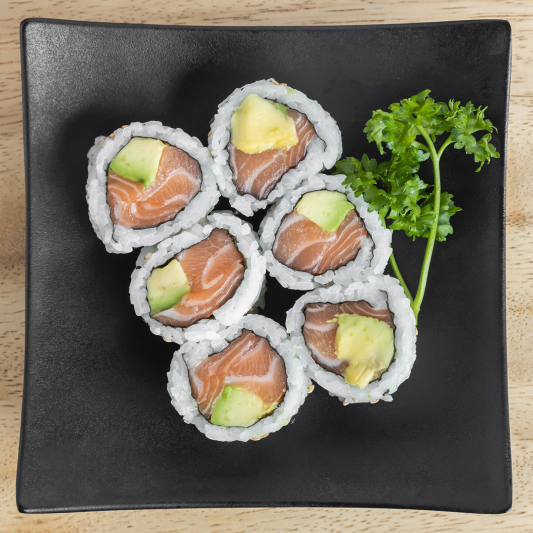 Salmon Roll&nbsp;with Avocado (6 pcs)